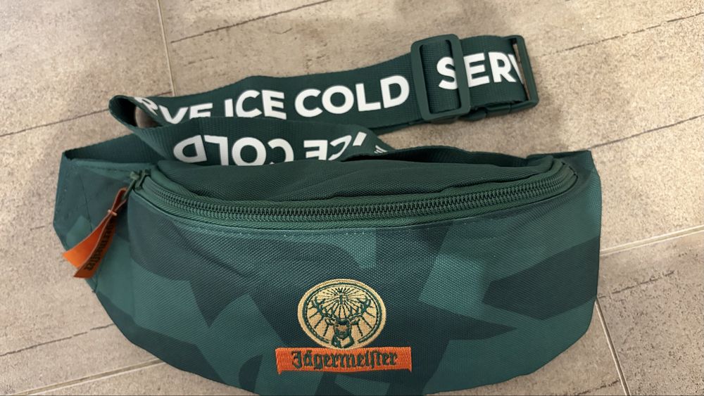 Брандирана чантичка за кръста Jägermeister