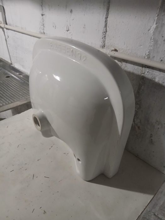 Vând  chiuveta în stare foarte buna