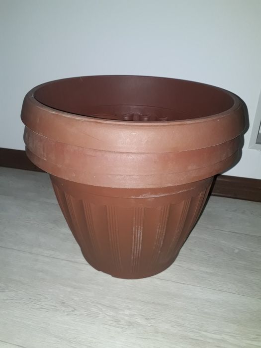 Продам цветочный горшок