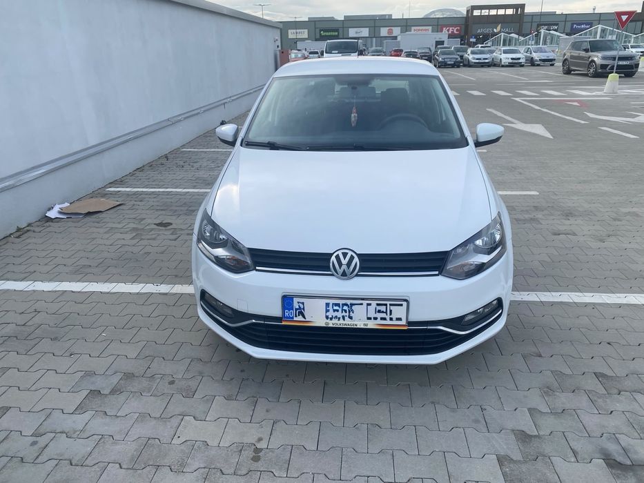 VOLKSWAGEN Polo