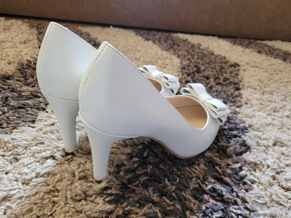 Pantofi mireasa.