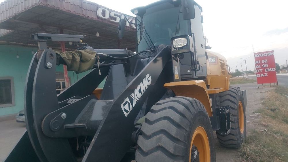 Traktor pogruzchil xcmg