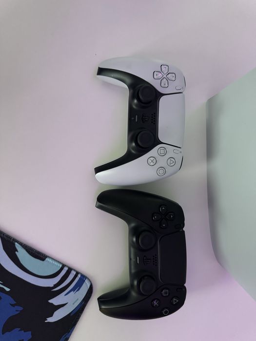 Consola Playstation 5 slim digital + 2 controllere