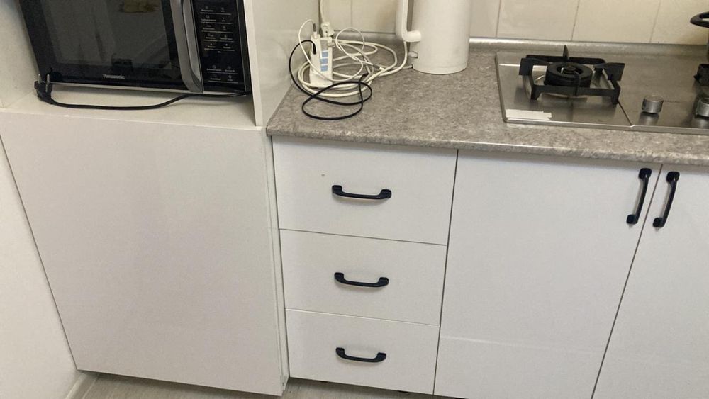 Алам деушілер болса, кухонный гарнитур бар.