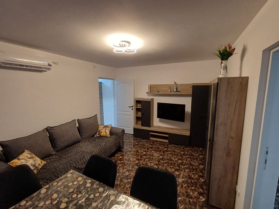 Inchiriez apartament 2 camere