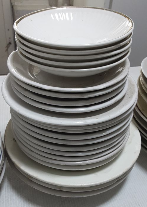 Тарелки разные. Некомплект.