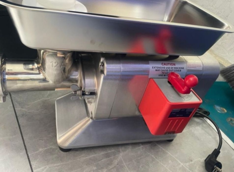 мясорубка  электрическая 12