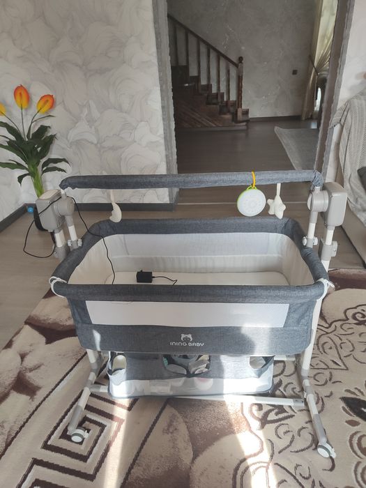 Продам манежку в отличном состояние