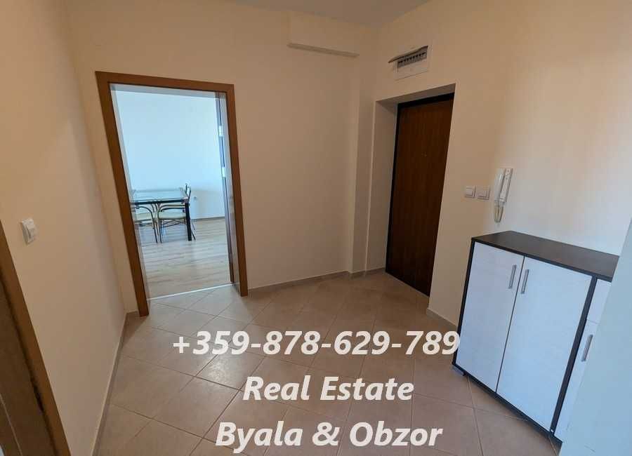 Тристаен апартамент с морска гледка + паркоместо в подземен гараж