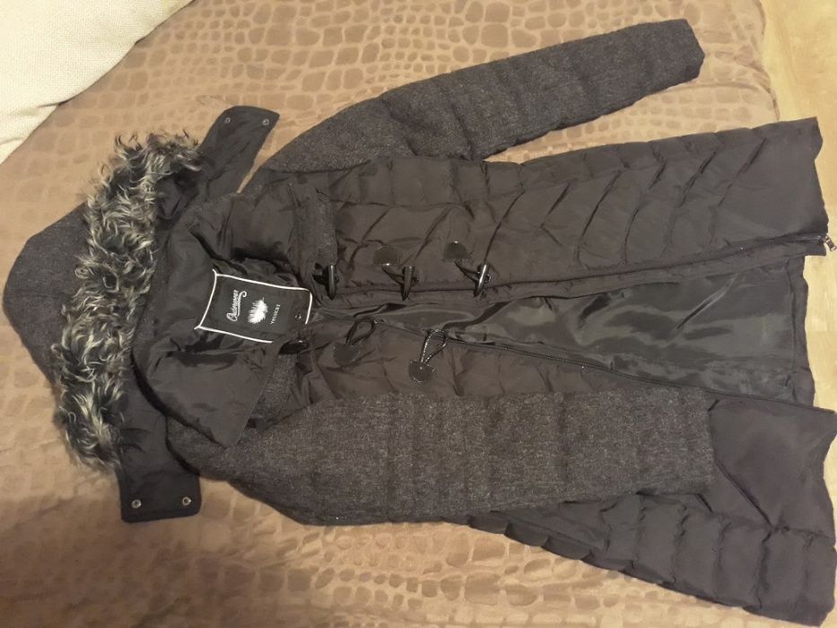 Geaca iarna cu gluga