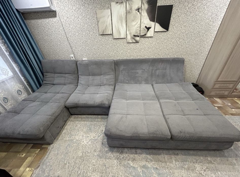 Диван угловой.