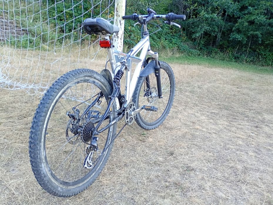 Vând bicicleta 26"