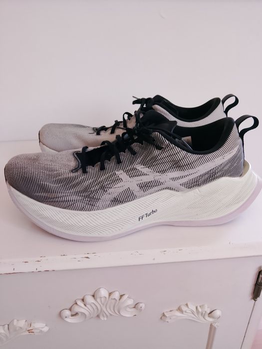 ASICS Superblast 1.     46