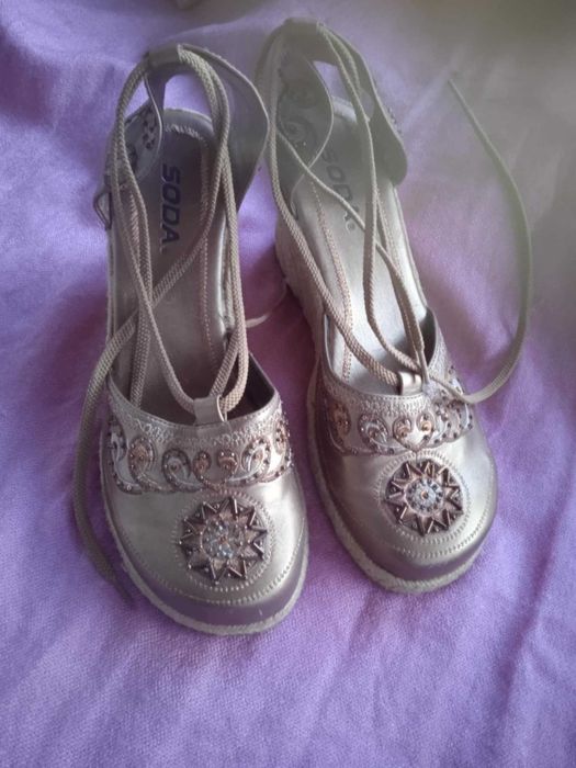 елегантни обувки