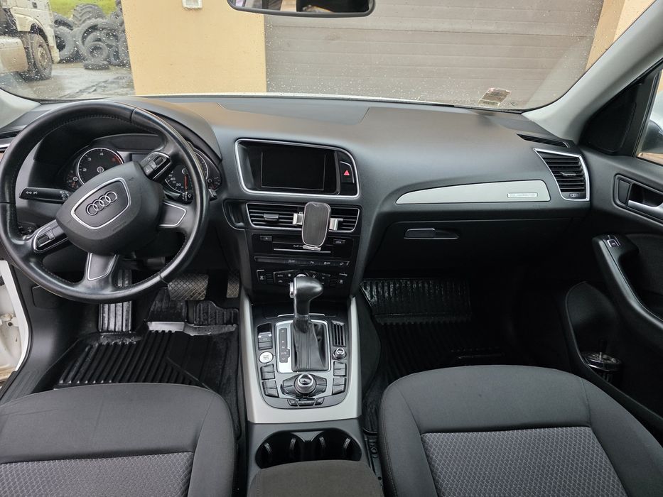 Vând Audi Q5 Facelift