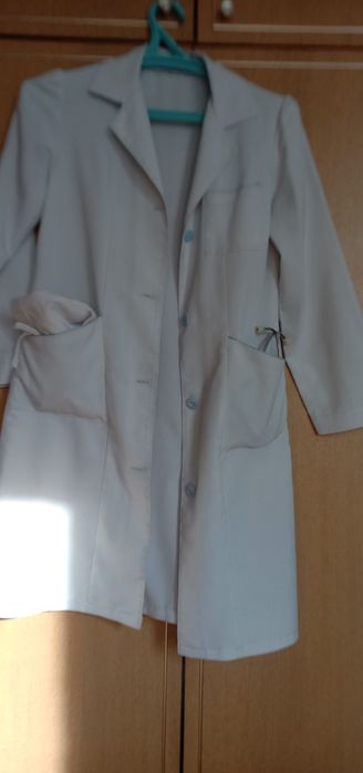 Продам медицинские халаты