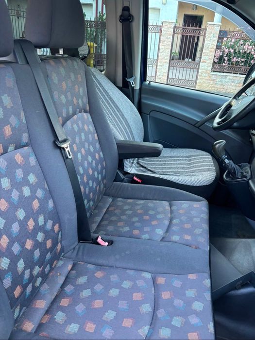 Mercedes Benz Vito 115 , 8+1 locuri.