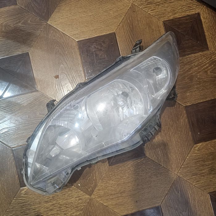 Продам фару Королла 150