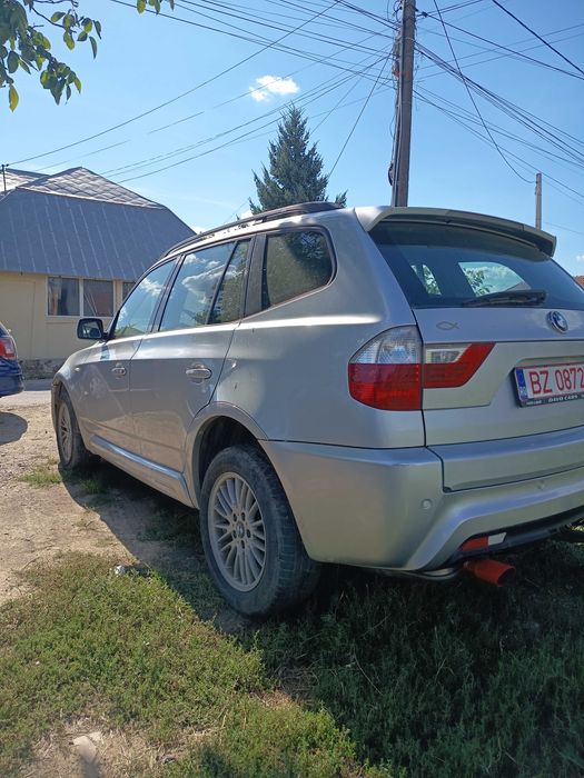 Mașina BMW X3 e83