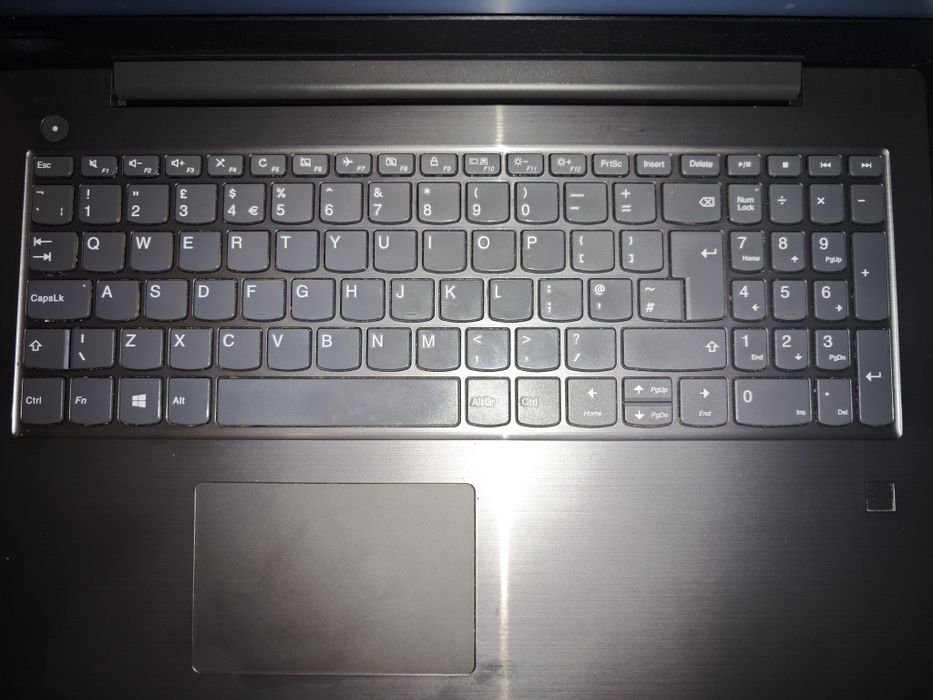 Laptop Lenovo V330 i7-8550U 8GB 256SSD Radeon 530 FHD 15.6" (2018)