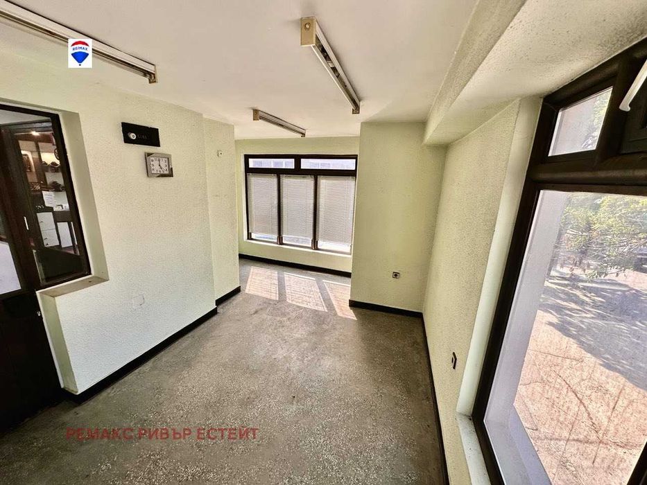 Търговски обект/ офис ПОД НАЕМ до кооперативен пазар