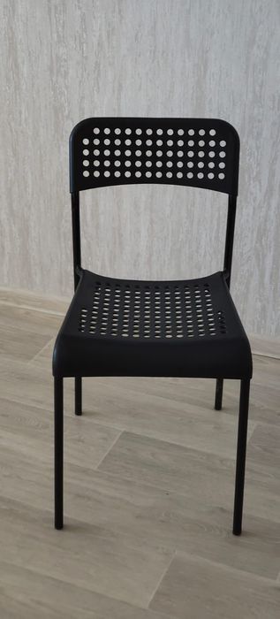 Стулья комплект черный