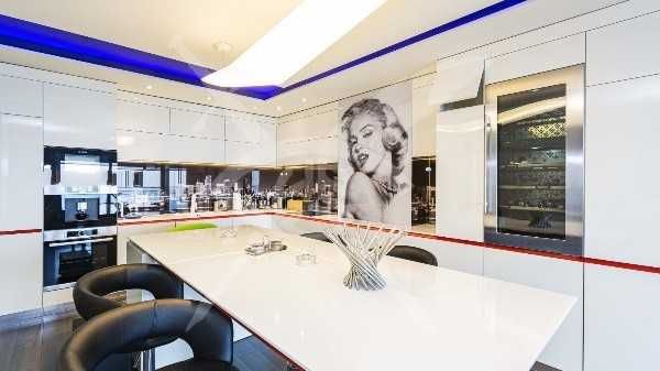 Продава се Тристаен апартамент в Бургас, Лазур - 175 кв.м за 3629 €/кв.м - Снимка #3