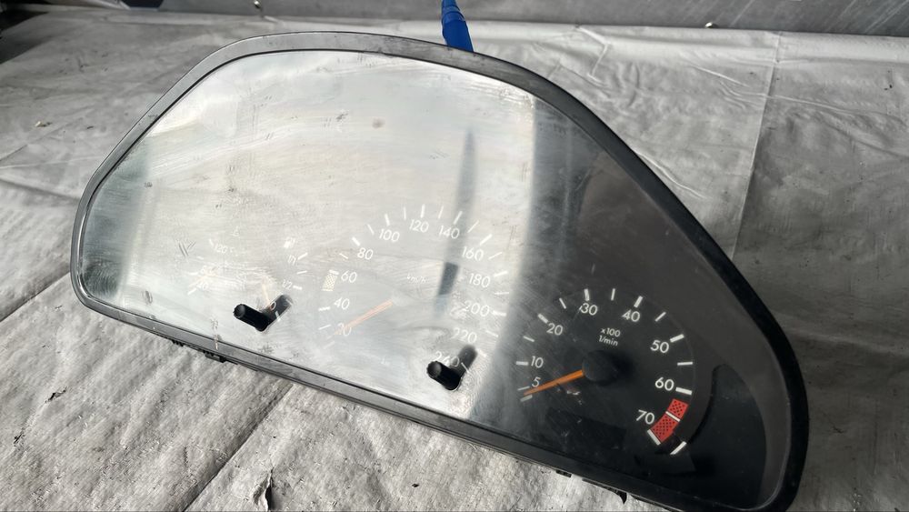 2 броя километраж Mercedes E W210 (1993-2000)