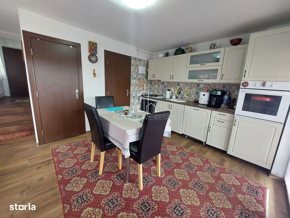 Casa De Vanzare, 1000 Mp Teren, Galesti , Mures