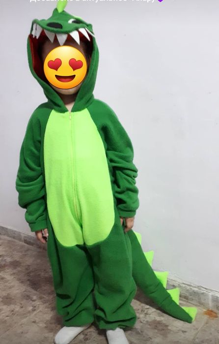 Продается костюмы на новый год