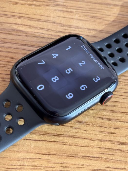 Apple watch 7 series nike edition + cellular