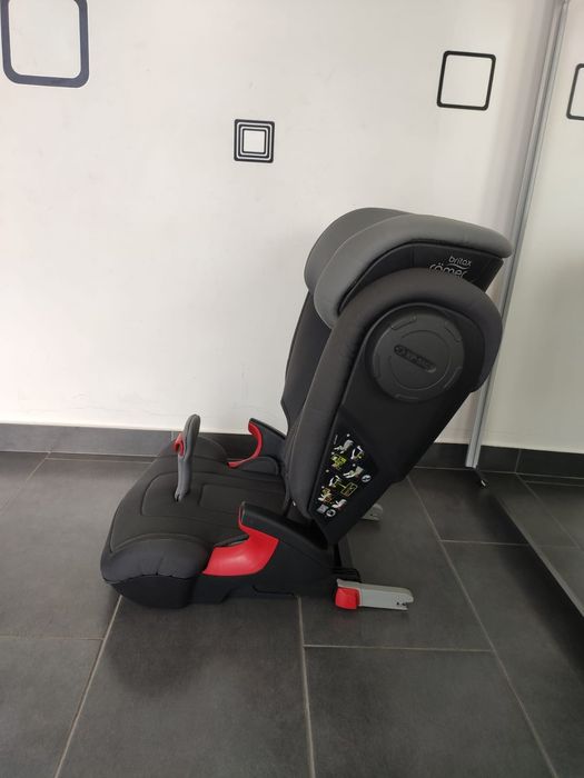 Scaun auto Britax Romer Kidfix cu isofix pentru copii între 15-36 kg