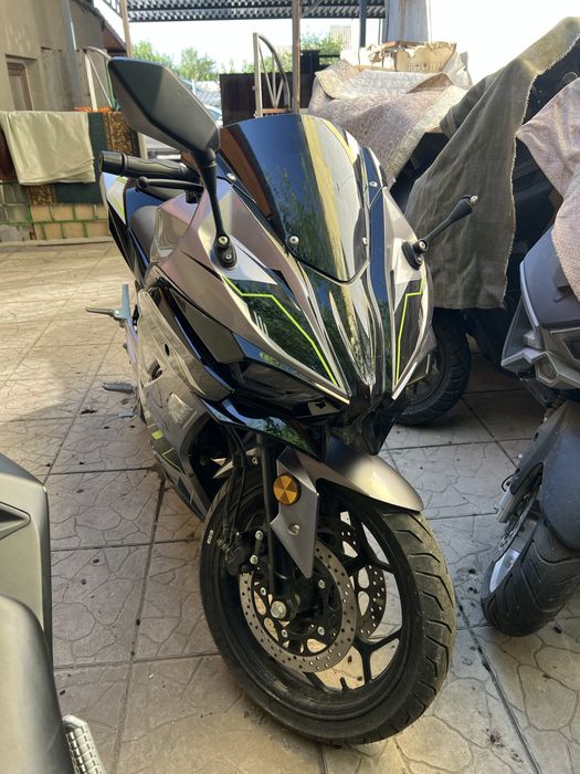 Мотоцикл Yamaha 400 кубовый