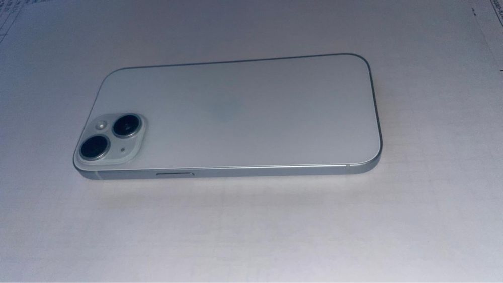 Продам iPhone 15 белый