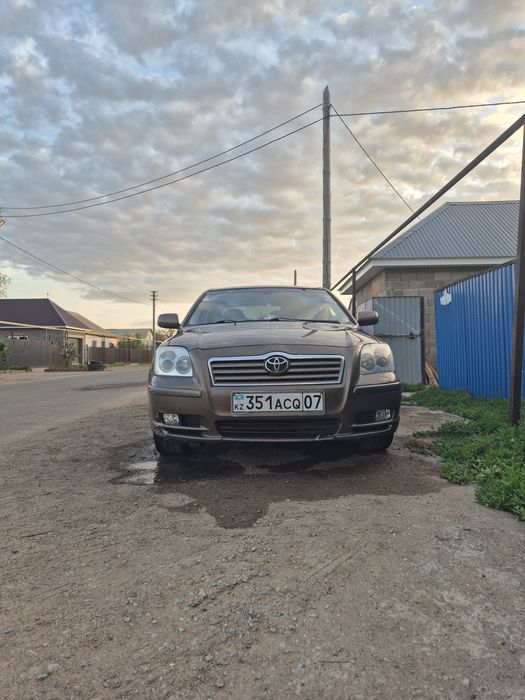 Продам Тойота Авенсис