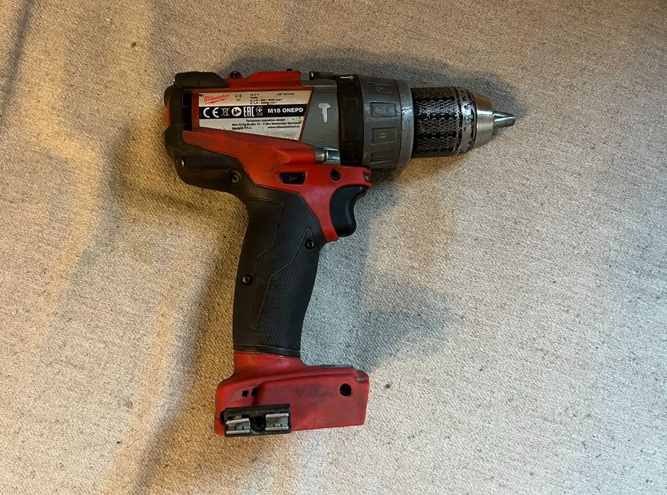 Masina de gaurit insurubat Milwaukee M18 ONEPD Fuel doar corp