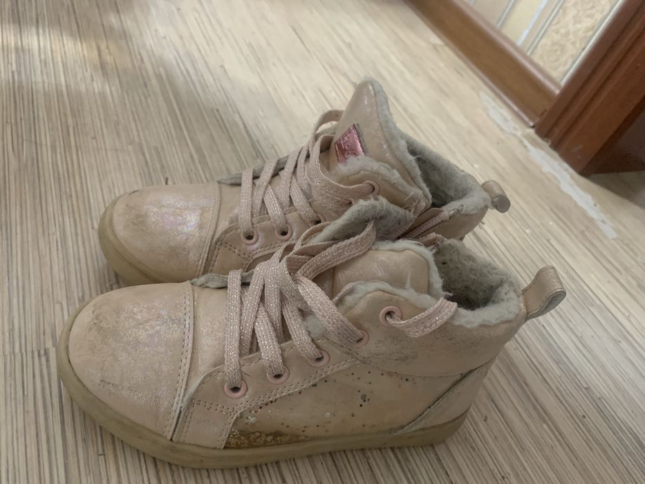 Пакет обуви на девочку 6-8 лет размер 29/30