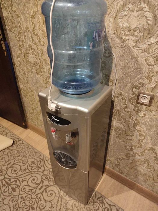 Диспенсер для воды, +2 бутыля