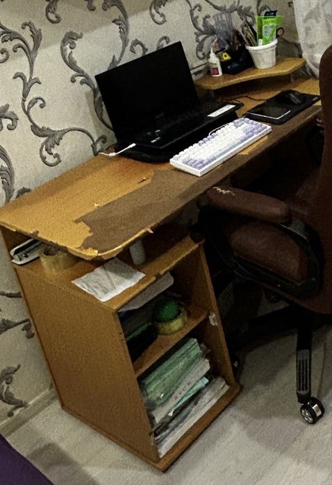 Компьютерный стол