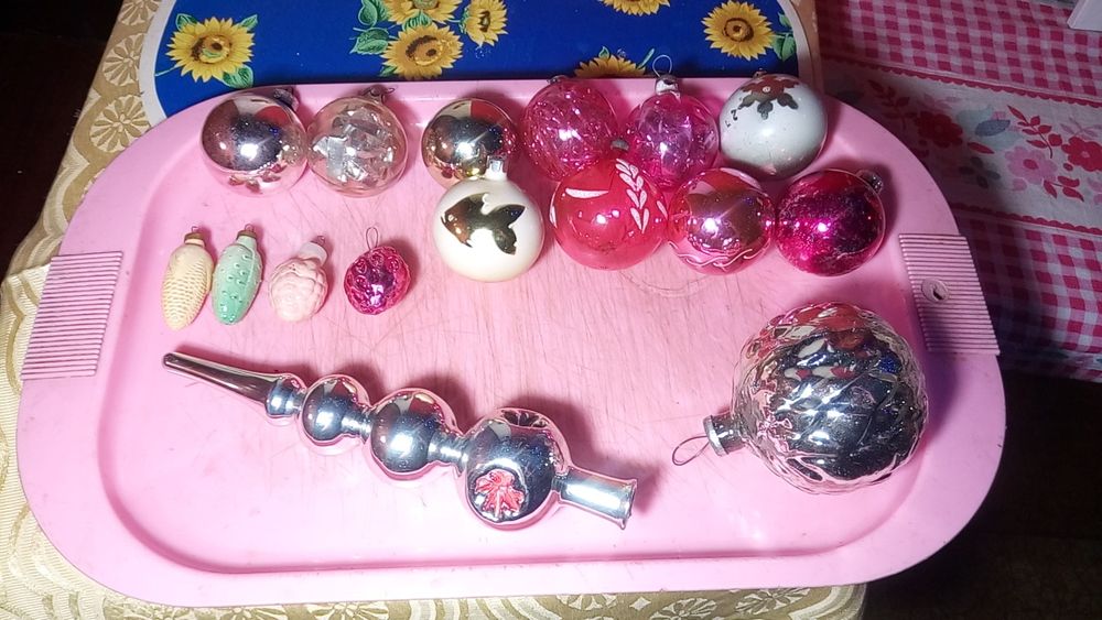 Новогодние игрушки.