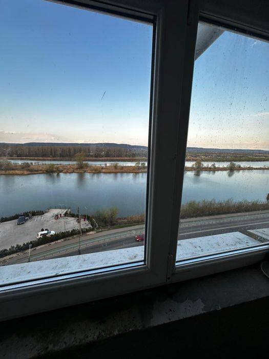 Vând apartament cu 3 camere  in cartierul Tudor Vladimirescu