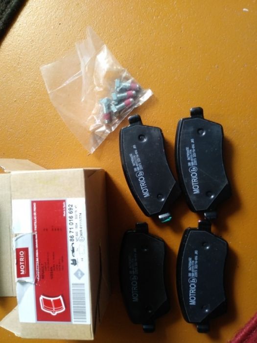 Колодки тормозные передние Renault