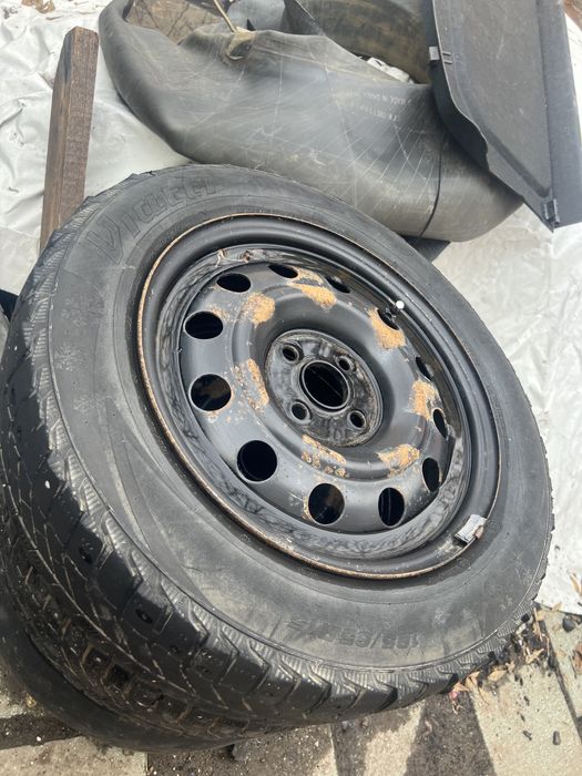 Продам шины с диском