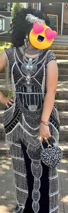 Официална рокля.