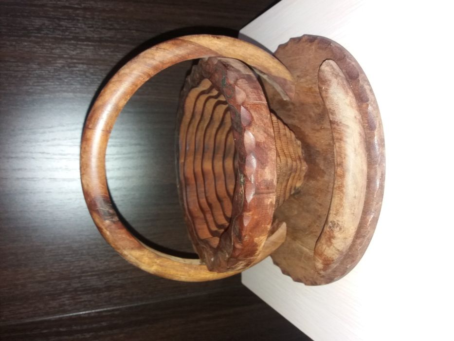 Фруктовница из дерева