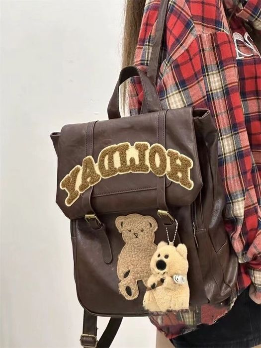 Женский кожаный рюкзак сумка портфель новый с нашивкой