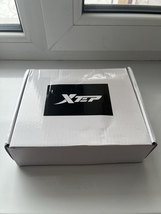 Профессиональный перкуссионный массажер Xtep