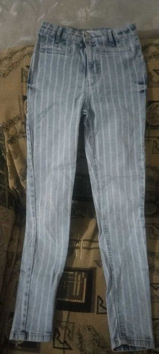 Джинсы на девочку 11-12 лет