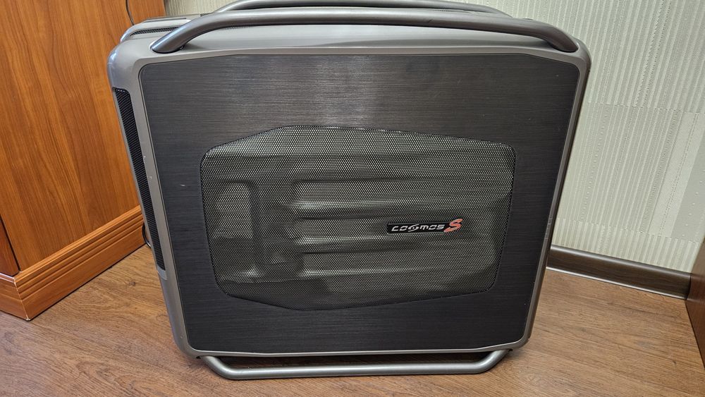 Кейс Сooler Master Cosmos S