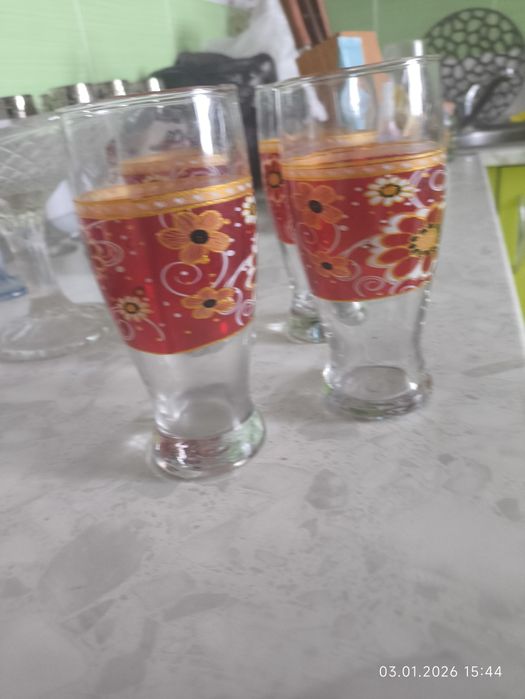 Бокалы ,стаканы,фруктовница